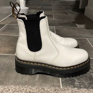 Platform Chelsea Doc Martens size 9 White